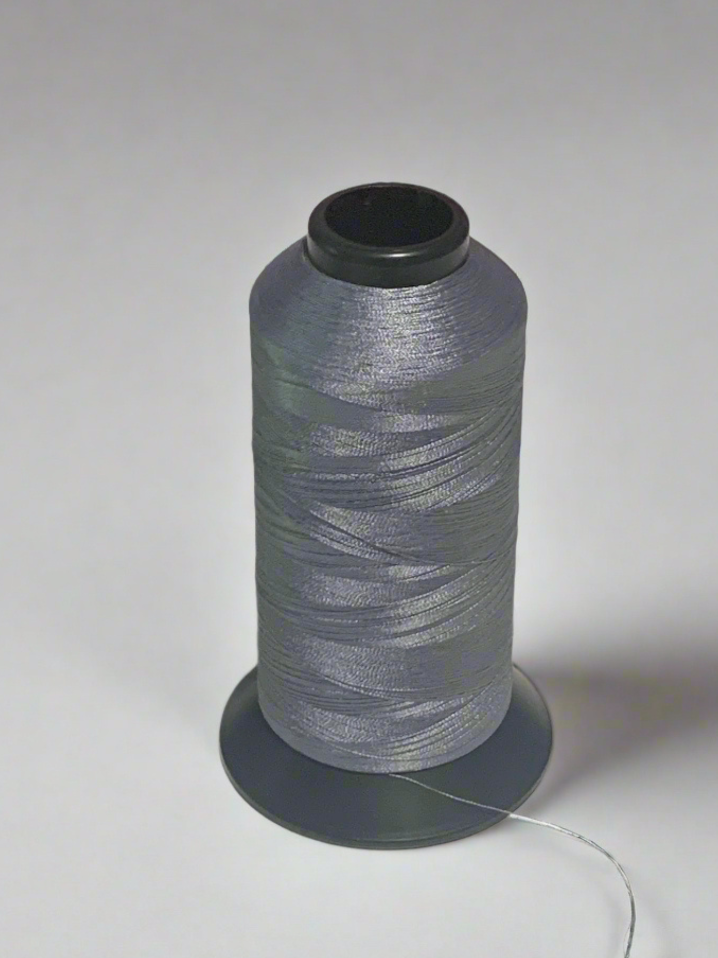 Picasso 40 wt Trilobal Polyester Thread – 5000 m King Cone - RA2484 Grey