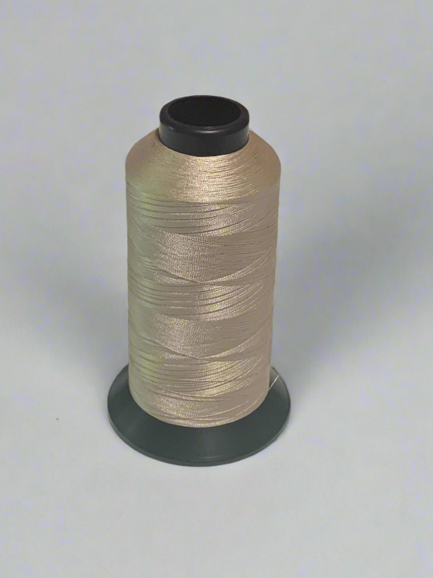 Picasso 40 wt Trilobal Polyester Thread – 5000 m King Cone - M1938 Beige