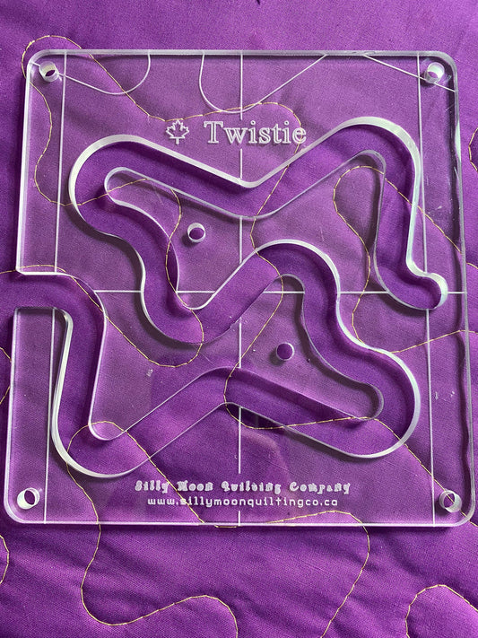 Edge-to-Edge Quilting Ruler – Twistie Meander - Silly Moon